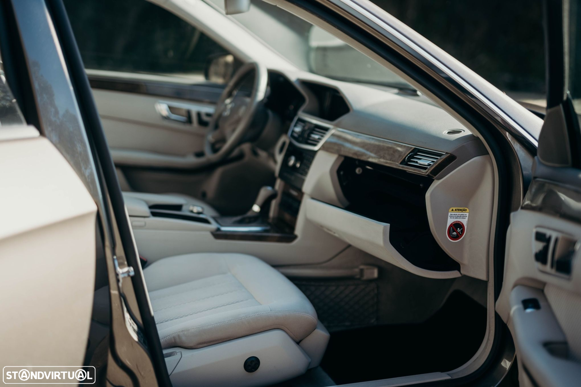 Mercedes-Benz E 250 CGi Elegance BlueEfficiency - 41