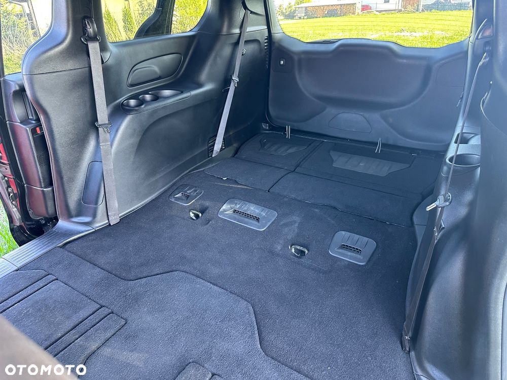 Chrysler Pacifica - 26