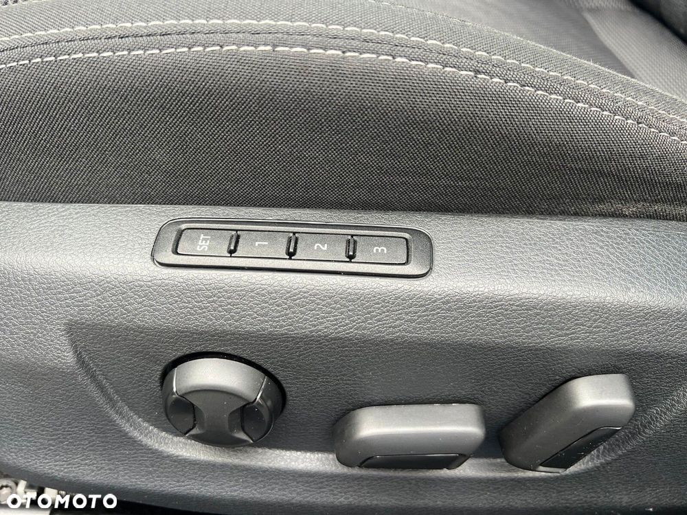 Skoda Superb 2.0 TDI SCR Style DSG - 27