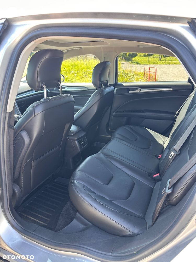 Ford Fusion - 9