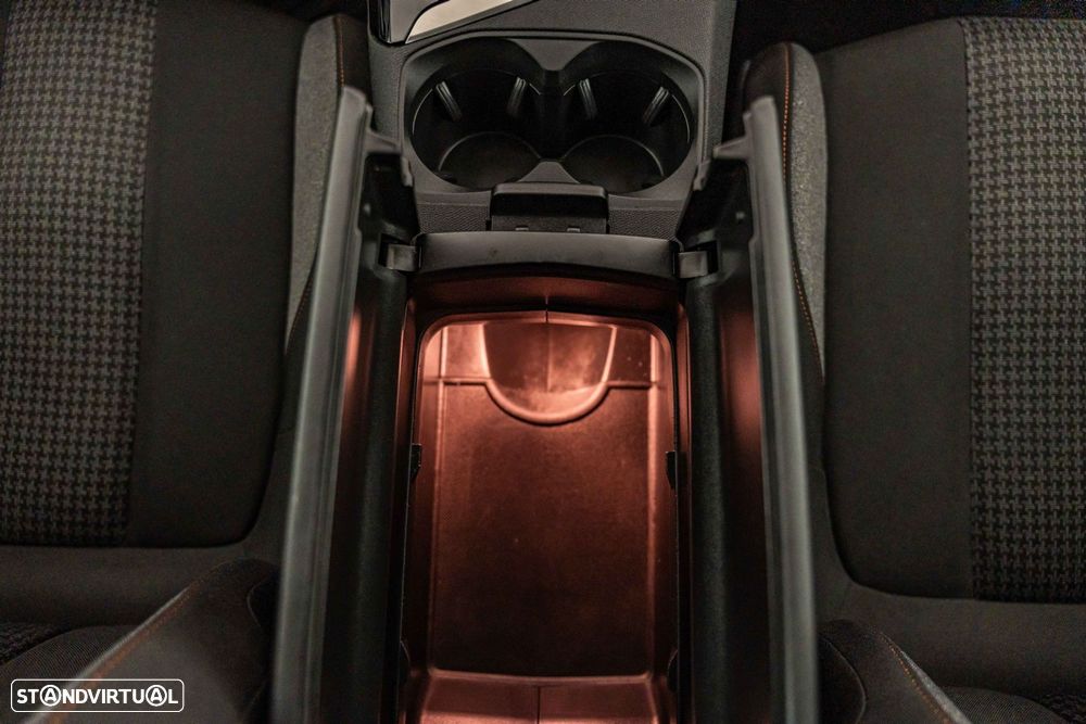 Peugeot 5008 1.2 PureTech Allure EAT6 - 33