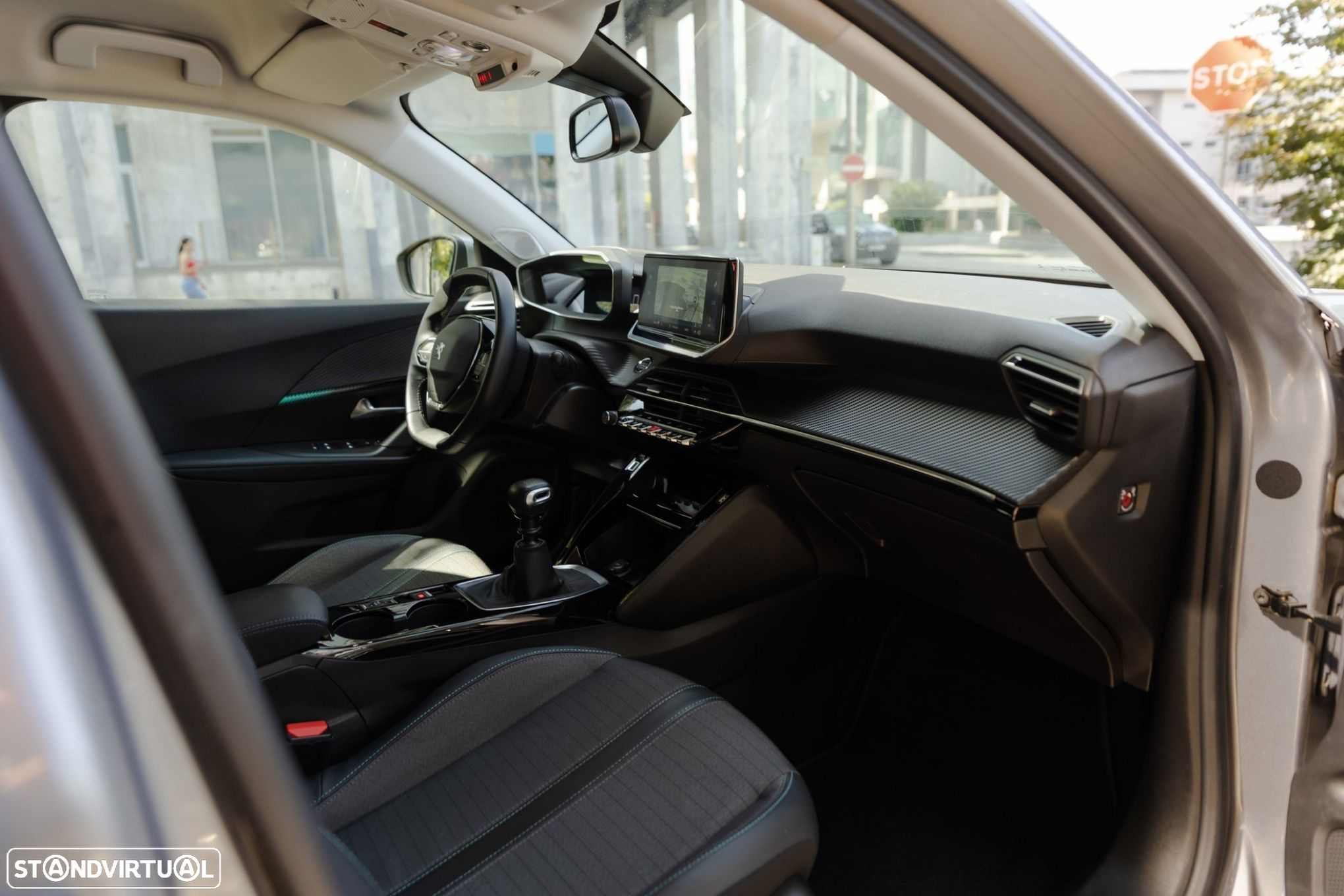 Peugeot 2008 1.2 PureTech Allure - 23