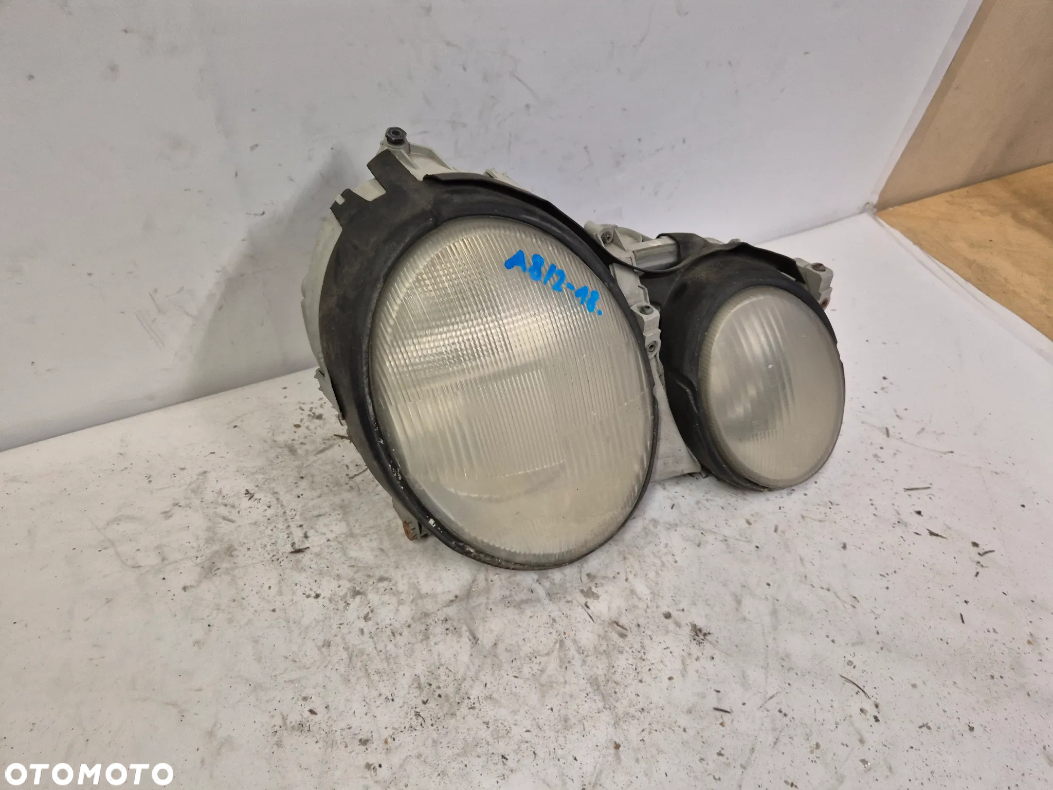 .  PRZOD PRZEDNIA LAMPA PRAWA MERCEDES CLK W208 - 3