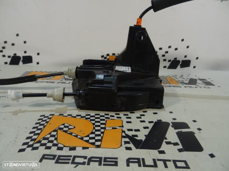 Fecho Da Porta Frente Direita Jaguar Xe (X760)  Hx73203a28ea / Hx73 20 - 1