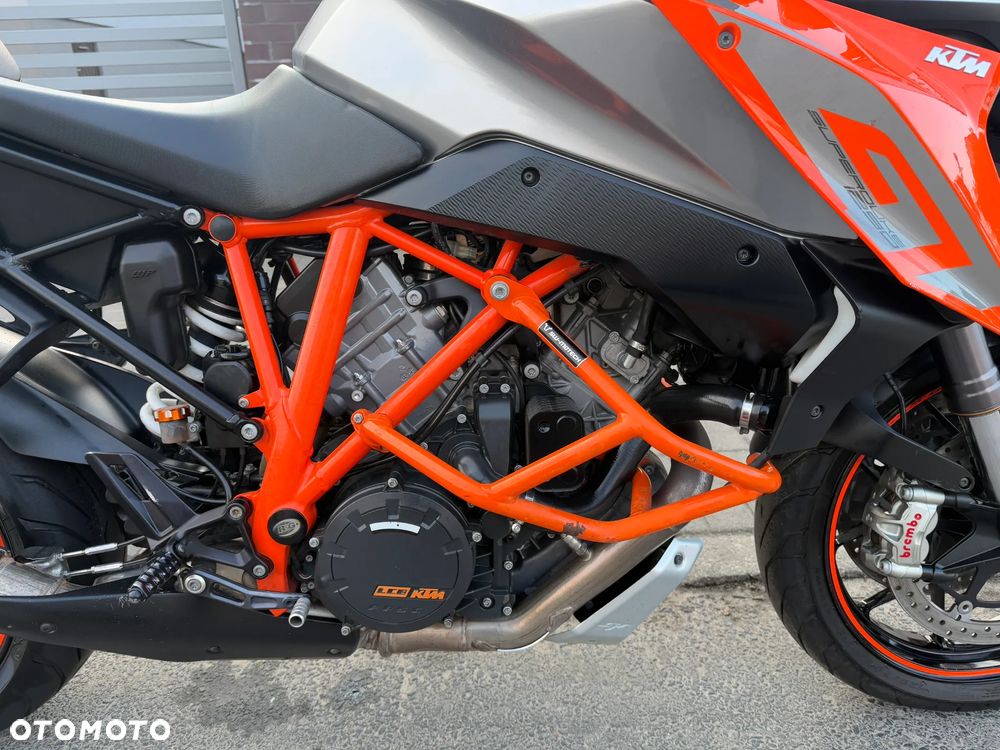 KTM Super Duke - 23
