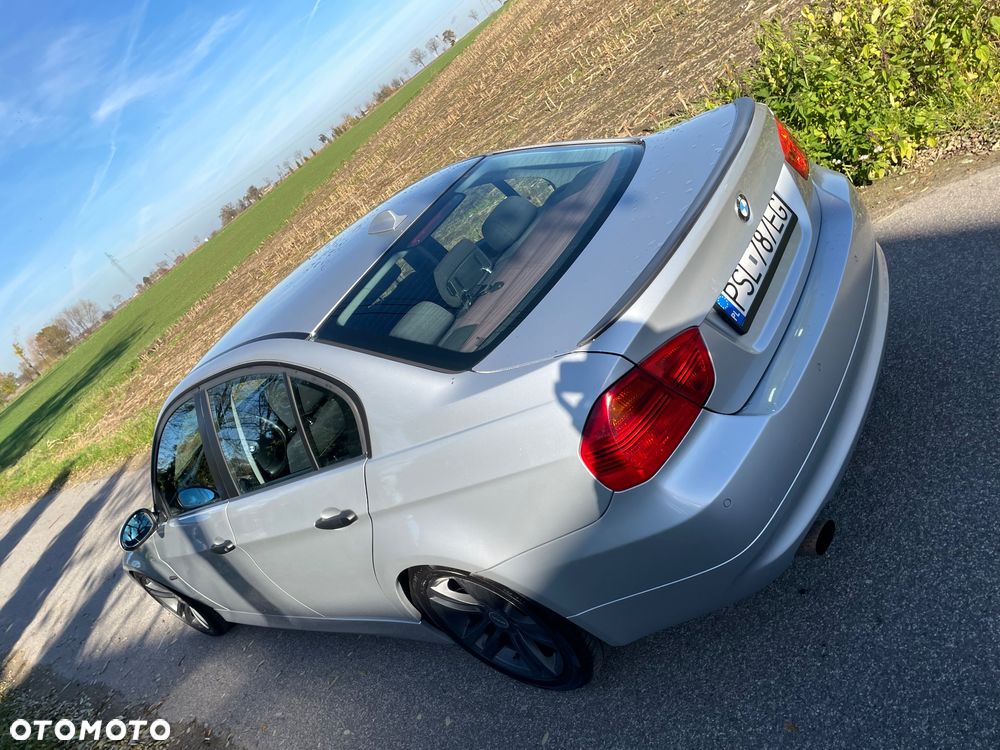 BMW Seria 3 320i - 4