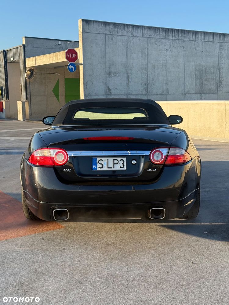 Jaguar XK - 4