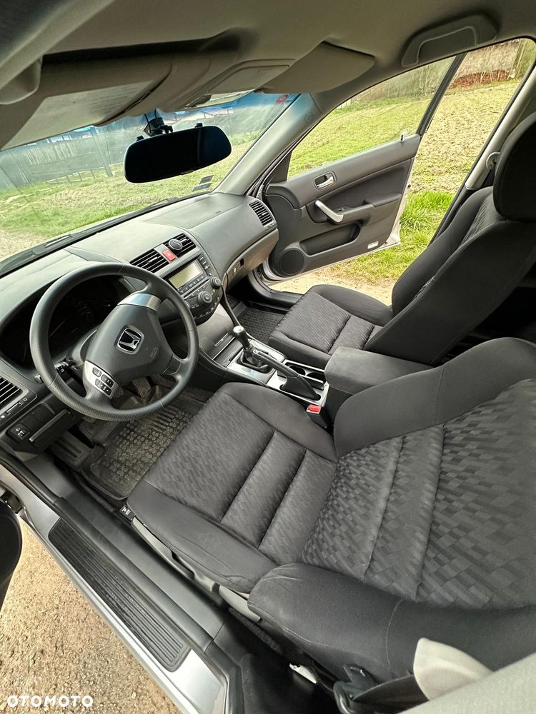 Honda Accord 2.0 Comfort - 14