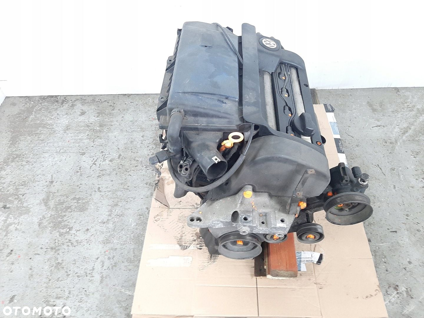 VW GOLF IV 1.4 16V HB 5D 00R SILNIK AKQ 55KW 75KM - 4