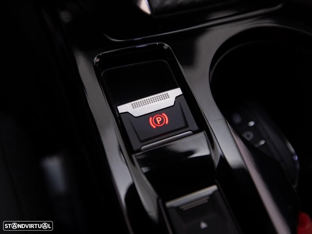 Peugeot 2008 1.2 PureTech Allure EAT8 - 18