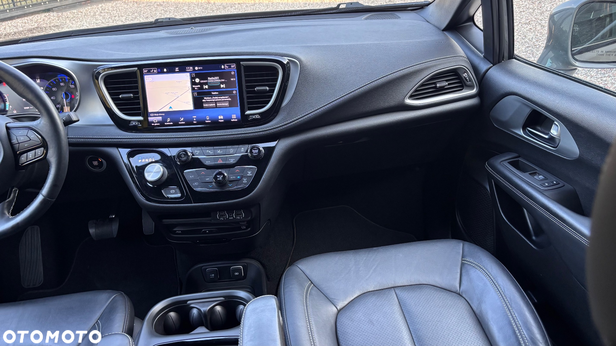 Chrysler Pacifica - 27