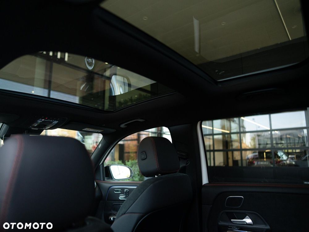 Mercedes-Benz GLB - 17