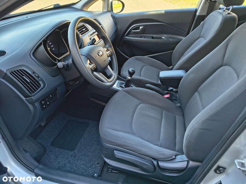 Kia Rio 1.2 Dream Team Edition - 6