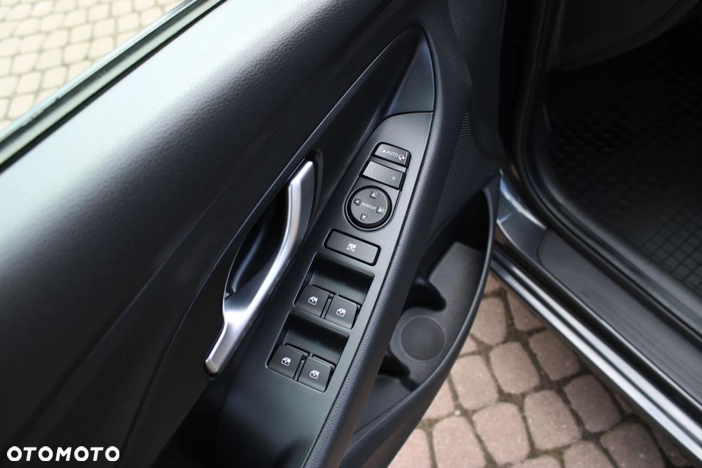 Hyundai i30 1.5 T-GDI 48V-Hybrid DCT N-Line - 13