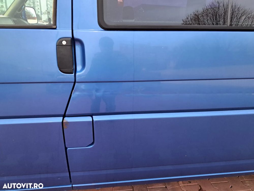 Volkswagen Multivan - 12