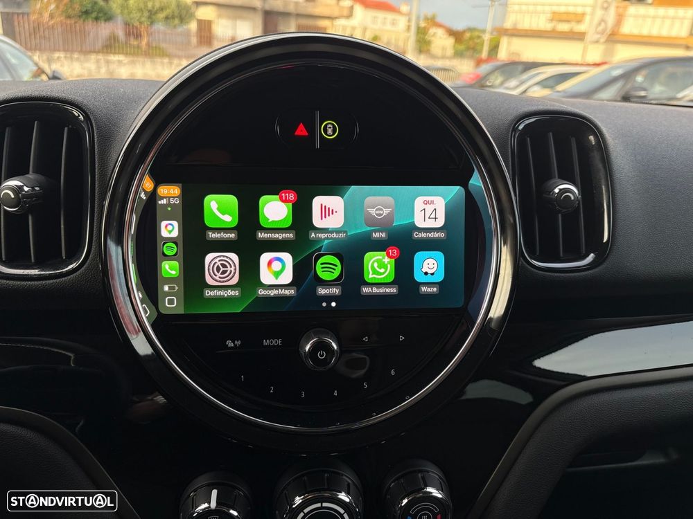 MINI Countryman Cooper SE Premium Classic Auto - 34