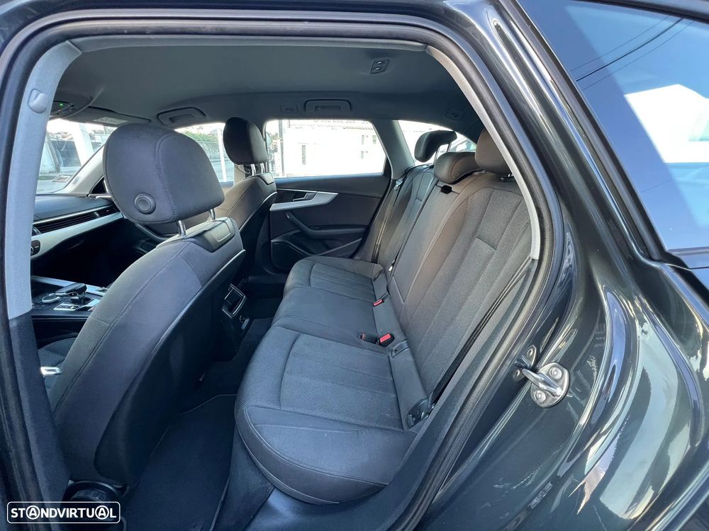 Audi A4 Avant 2.0 TDI Advance S tronic - 11