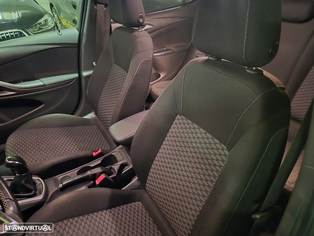 Opel Astra 1.0 Turbo S&S Dynamic - 23