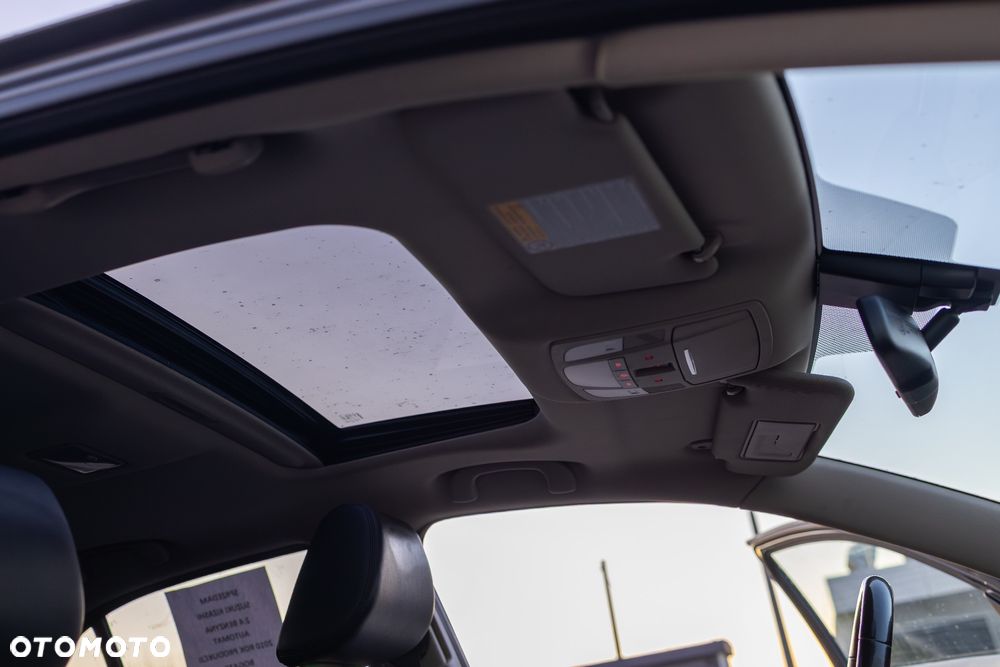 Suzuki Kizashi 2.4 Sport 4WD CVT - 18