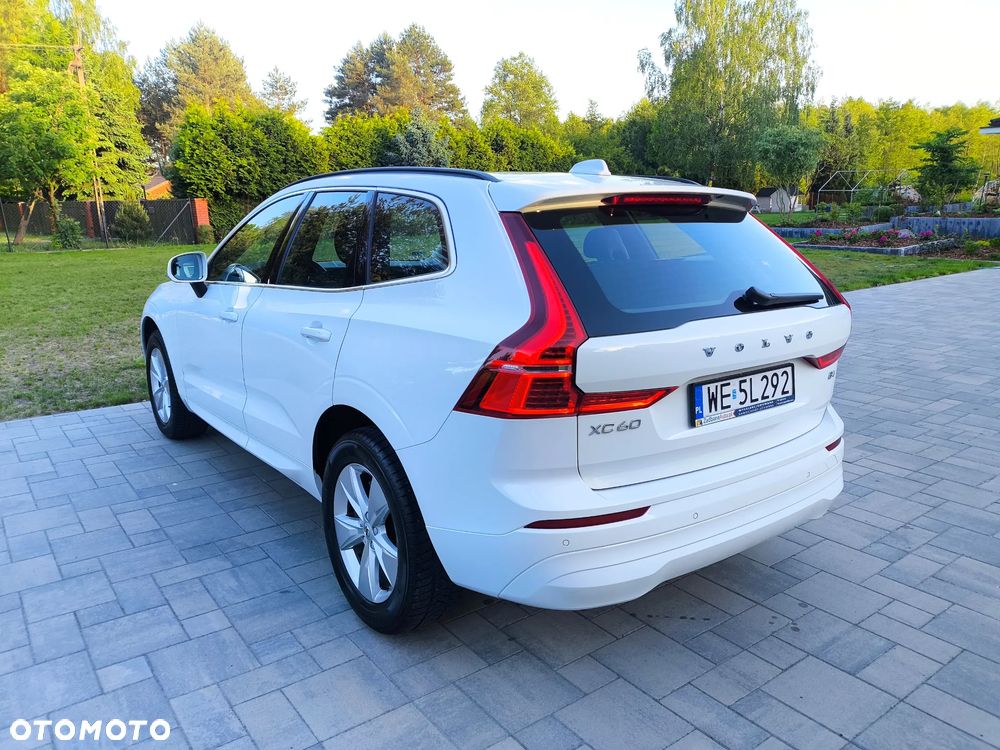 Volvo XC 60 B4 B Momentum Pro - 5