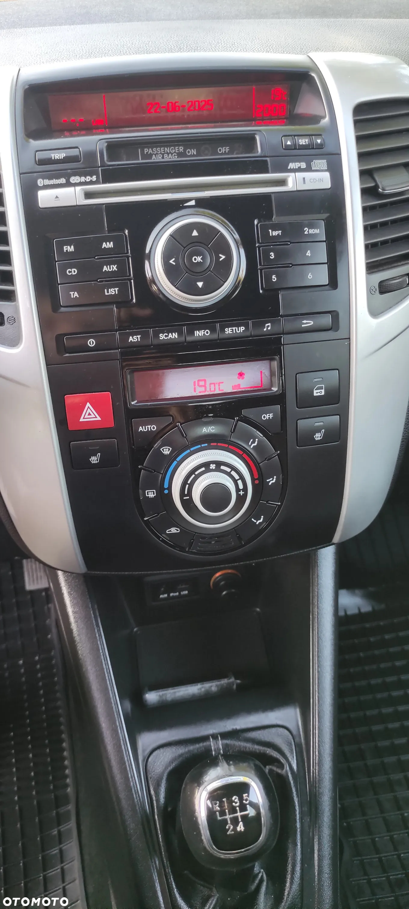 Kia Venga 1.6 L - 16