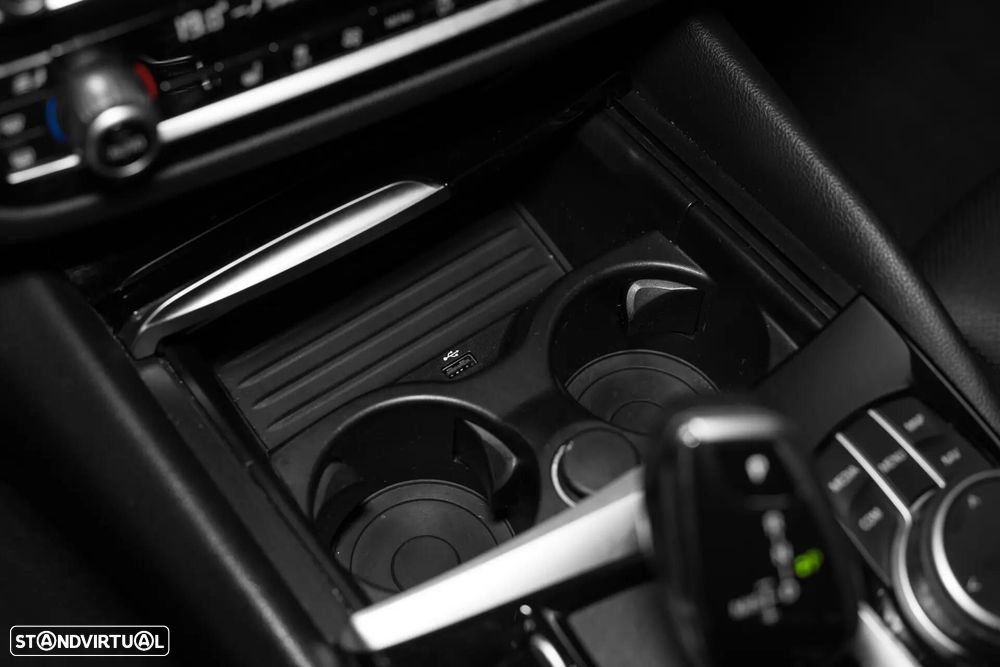 BMW 520 e Pack M - 32