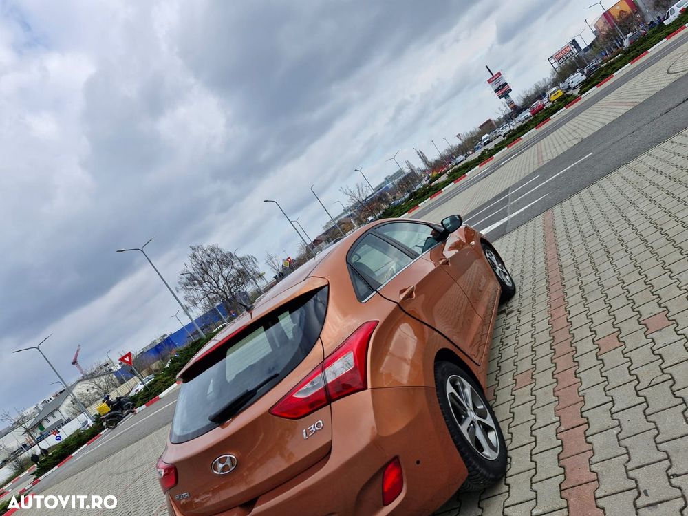 Hyundai i30 1.6 CRDI Premium - 4