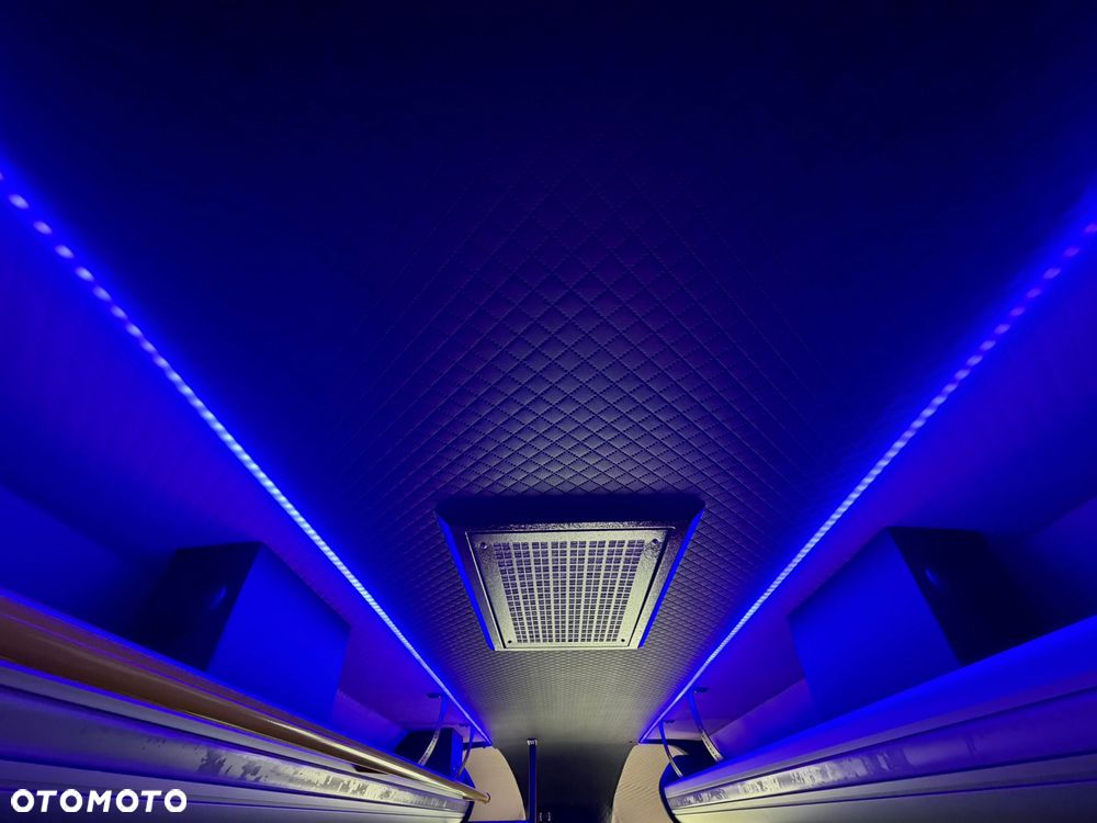 Mercedes-Benz Sprinter 519 - 36