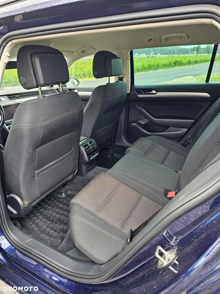 Volkswagen Passat - 14
