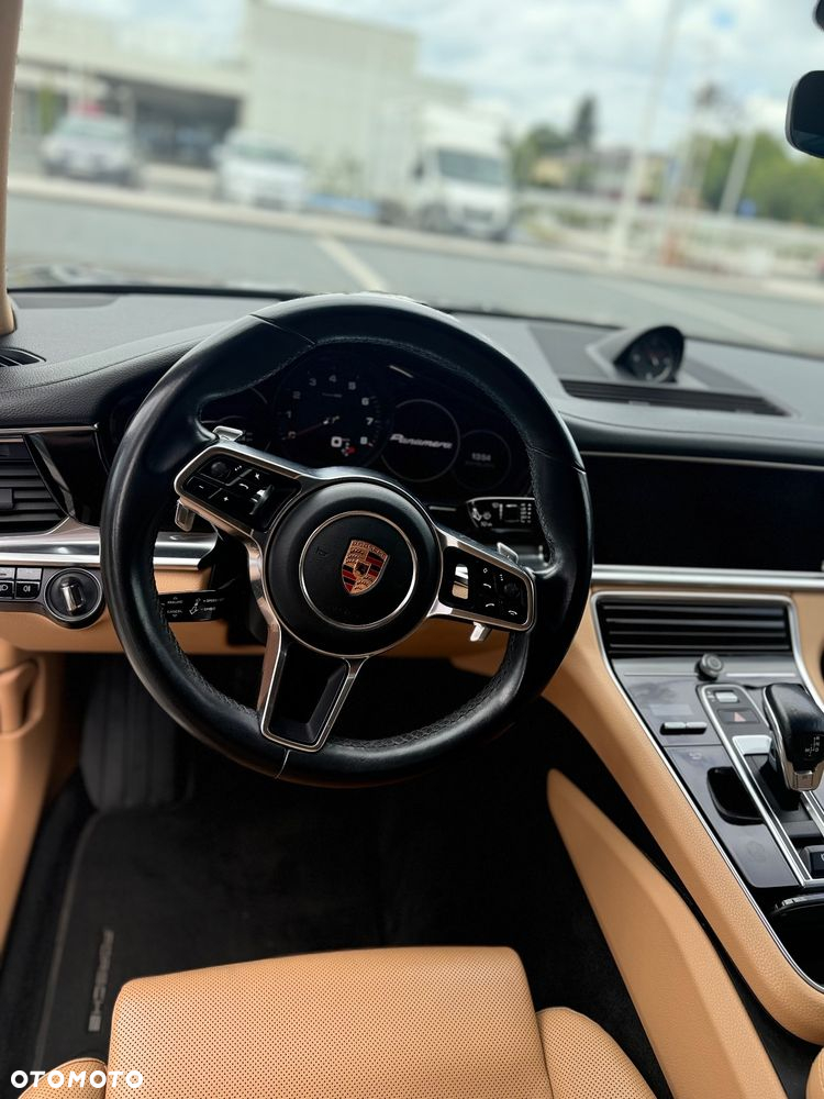 Porsche Panamera Standard - 12