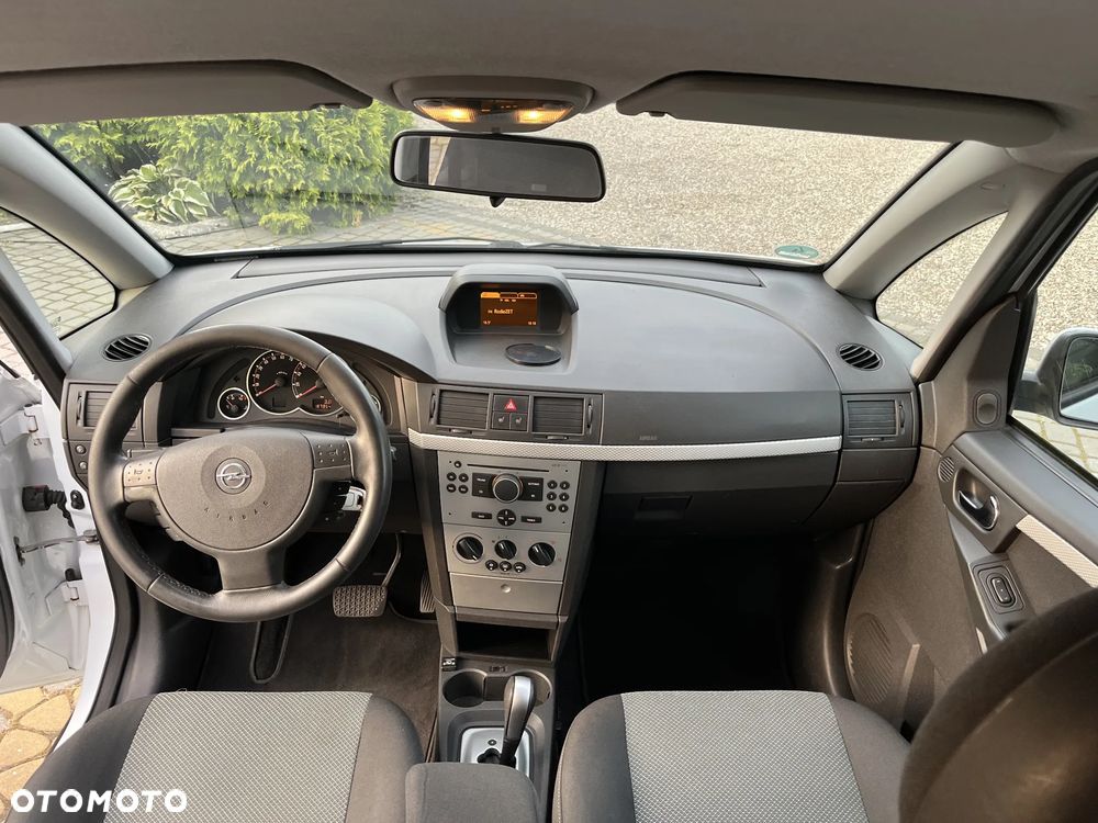 Opel Meriva 1.6 Essentia MTA - 11
