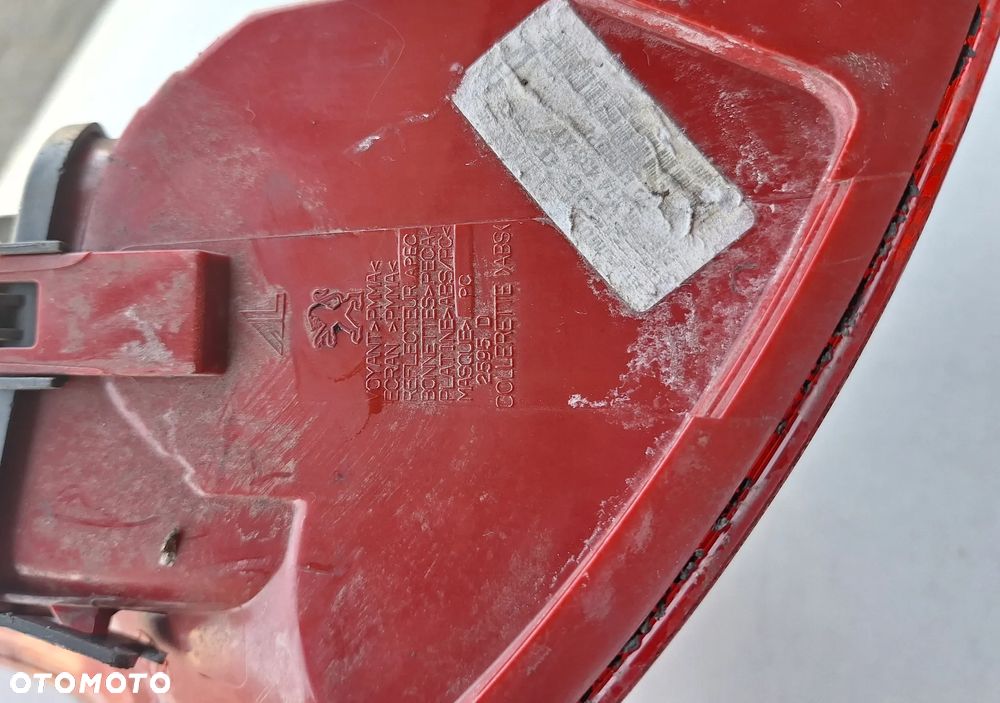 LAMPA PRAWY TYŁ-  PEUGEOT 308 SW / KOMBI-  T7/ 2008 ROK - 4
