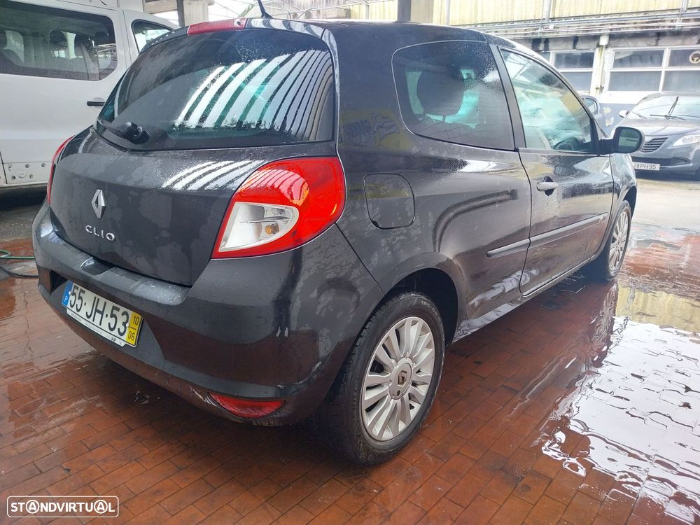 Renault Clio 1.2 16V GT - 10