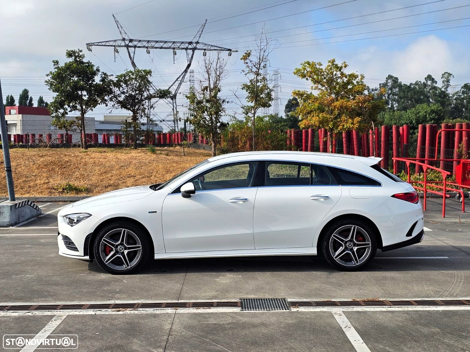 Mercedes-Benz CLA 250 e Shooting Brake AMG Line - 2