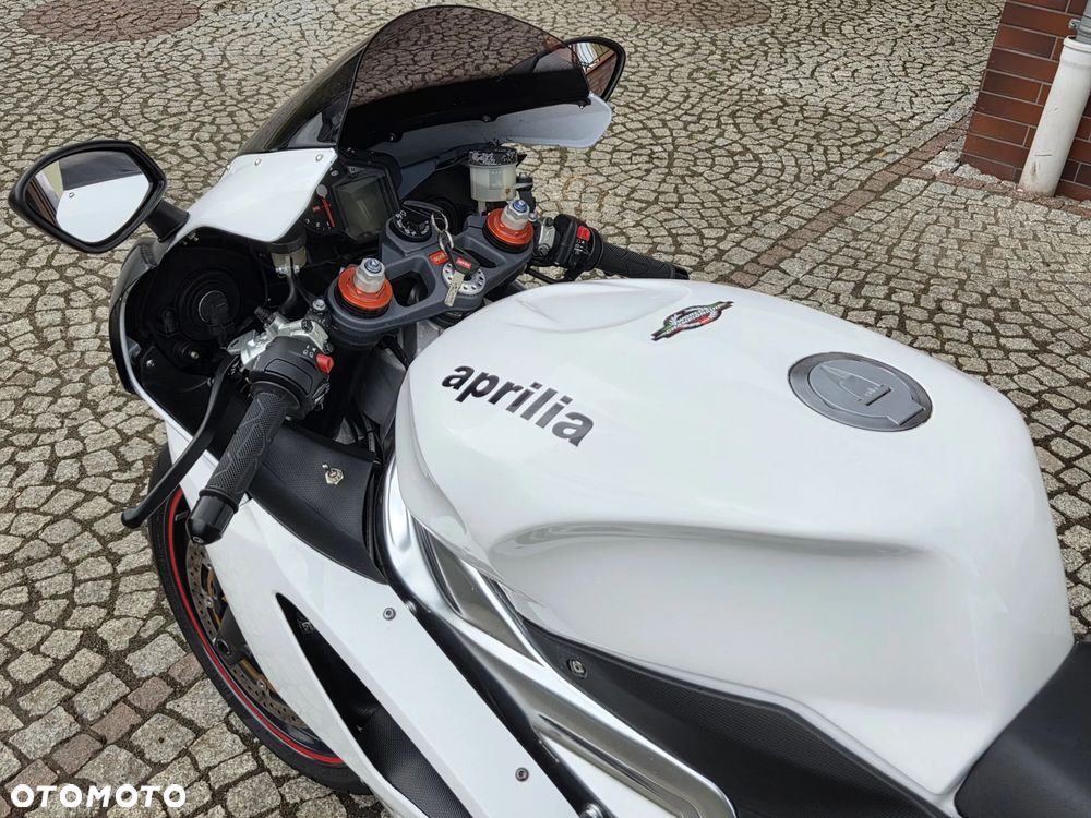 Aprilia RSV - 24