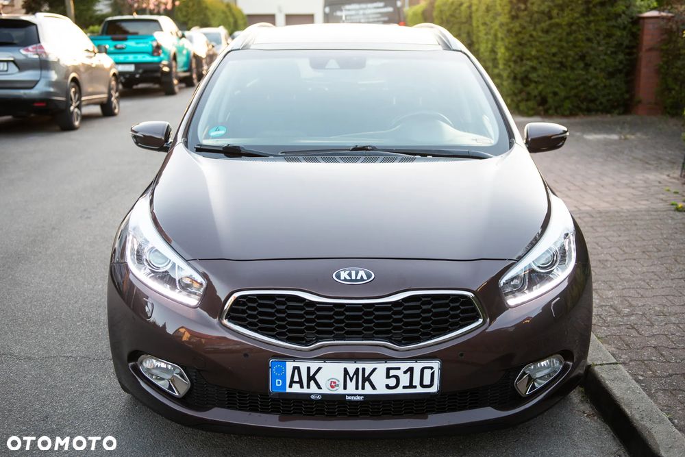 Kia Ceed 1.6 GDI ISG Platinum Edition - 10