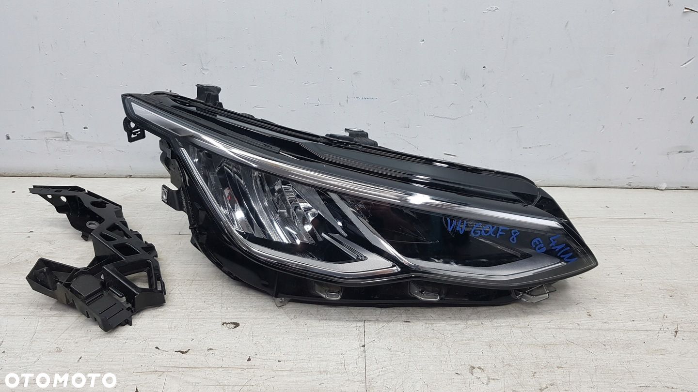 VW GOLF 8 VIII LAMPA PRAWY PRZÓD ŚLIZG EU - 1