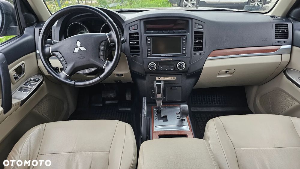 Mitsubishi Pajero 3.2 DID Dakar - 10