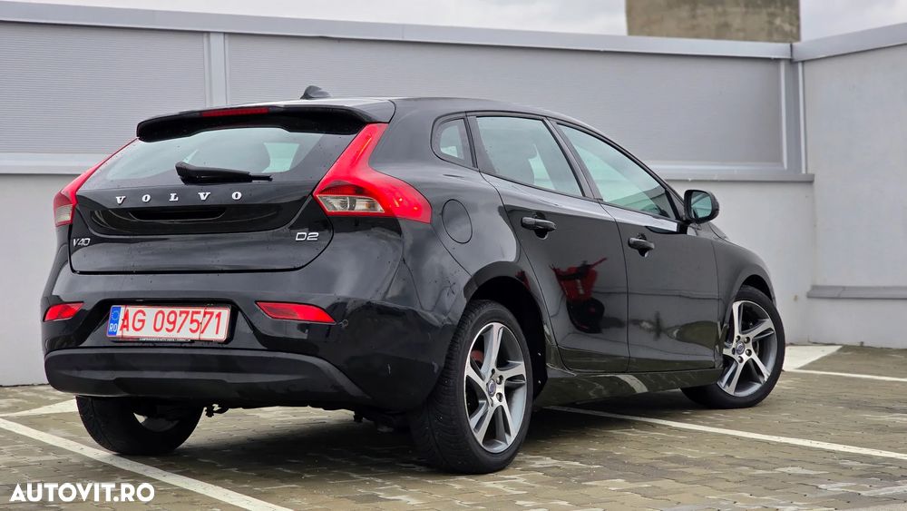 Volvo V40 D2 Powershift Kinetic - 4