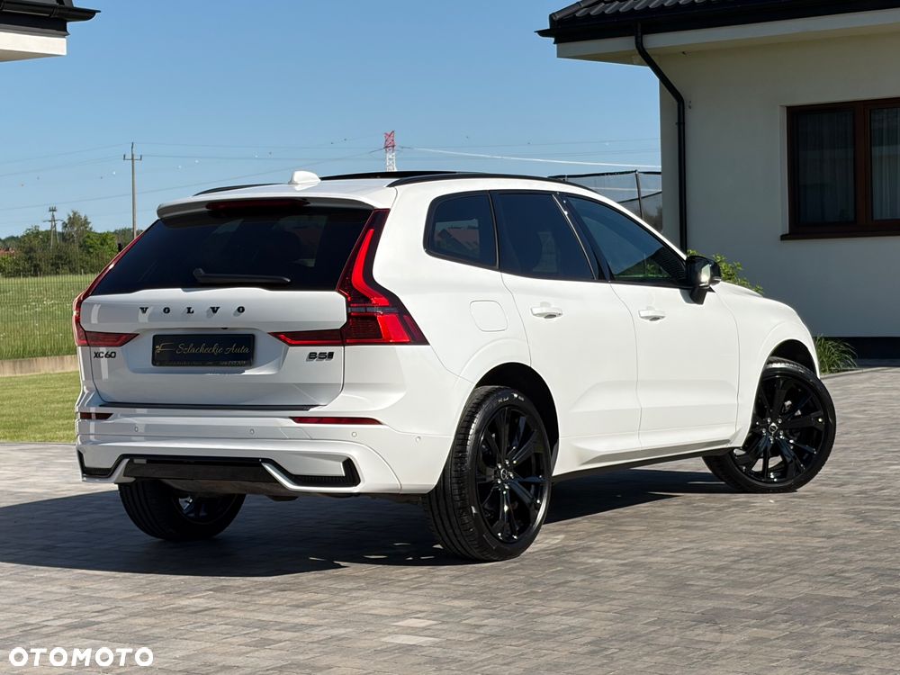 Volvo XC 60 B5 B AWD Ultra Black Edition - 25