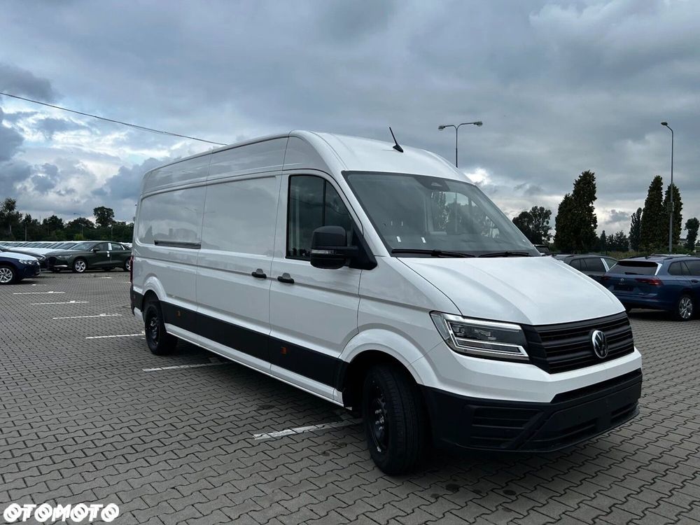 Volkswagen Crafter 35 Furgon z wysokim dachem silnik: 2,0 l EU6 SCR 177 KM / skrzynia biegów: 4MOTION automatyczna 8-biegowa rozstaw osi: 4490 mm - 3