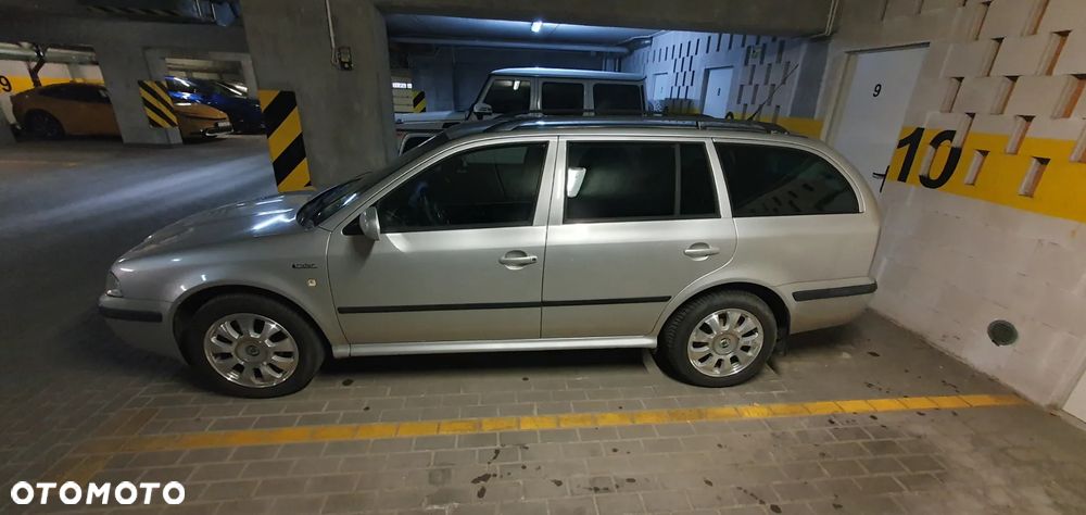 Skoda Octavia 1.6 Rider - 11