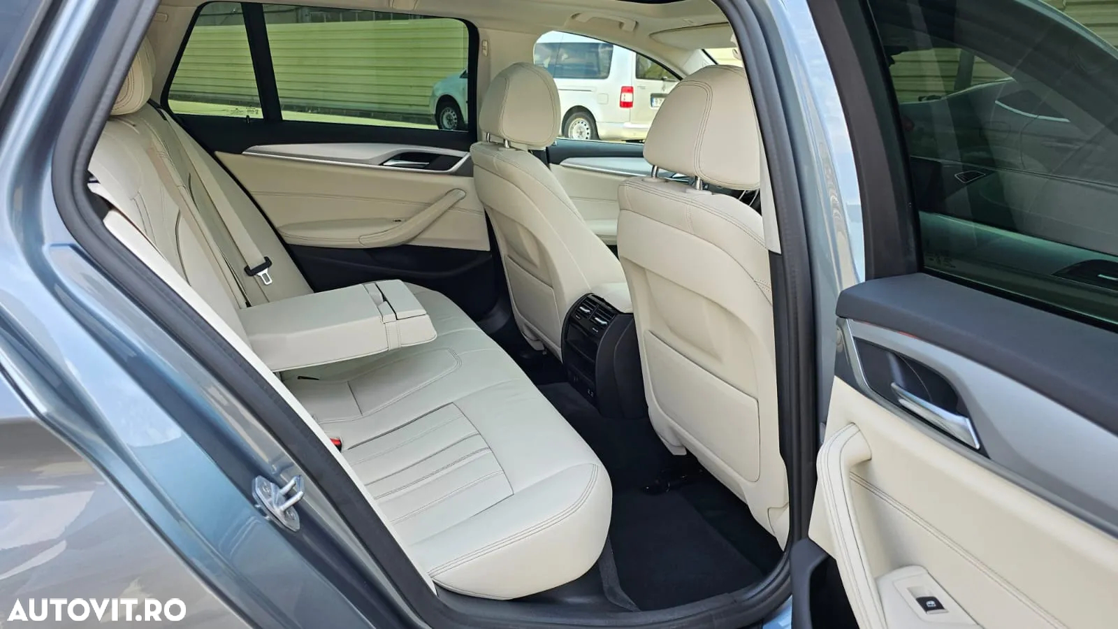 BMW Seria 5 520d AT MHEV - 36