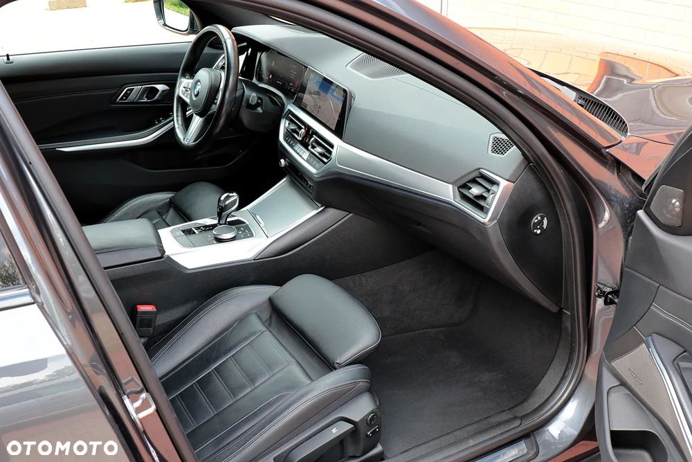 BMW Seria 3 320d Edition M Sport Shadow - 25