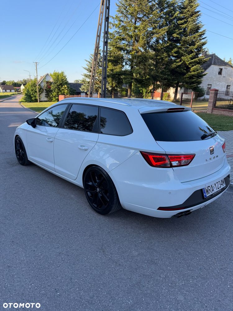 Seat Leon 2.0 TDI DPF Start&Stop DSG FR - 23