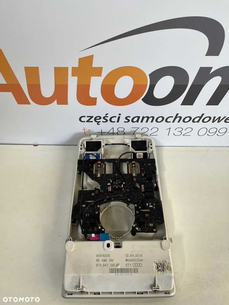 AUDI Q5 8R LIFT 12-16r LAMPKA PODSUFITKI 8T0947135BF - 2