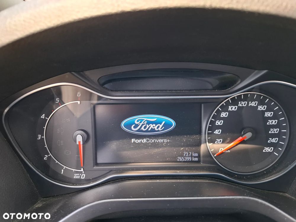 Ford S-Max - 13
