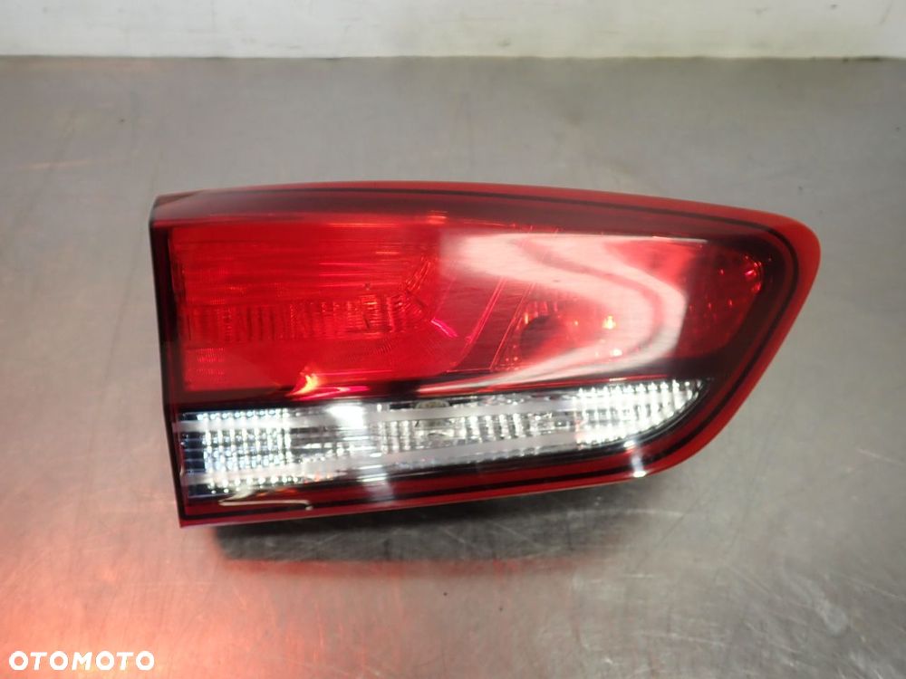 LAMPA LEWA TYLNA W KLAPIE HYUNDAI I30 III - 1