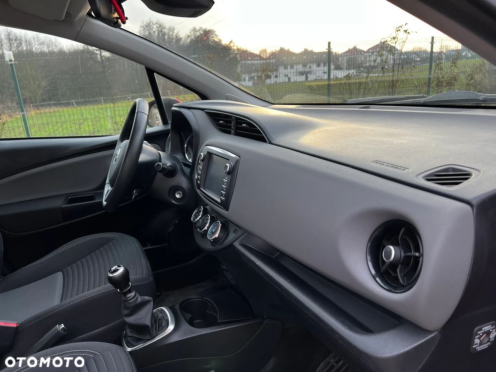 Toyota Yaris 1.5 Premium - 13
