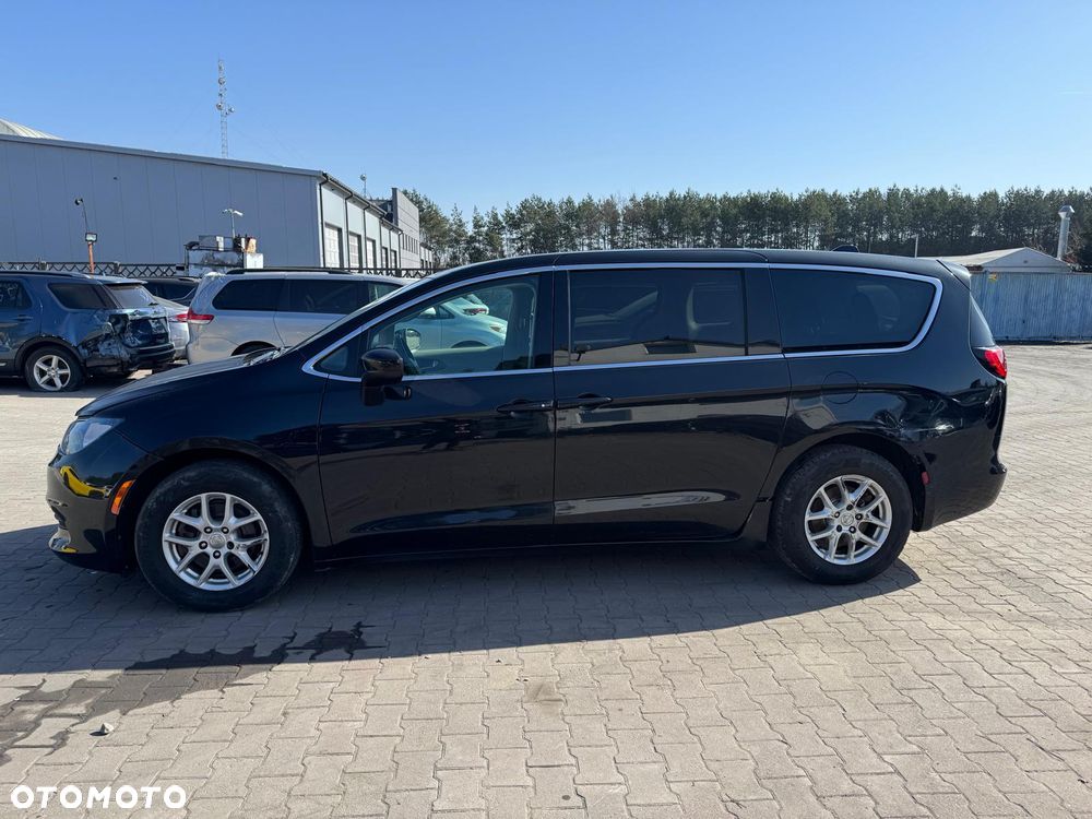 Chrysler Pacifica - 8